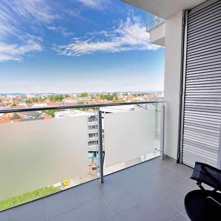 City Center Aupark Apartment Piest'any Exteriör bild
